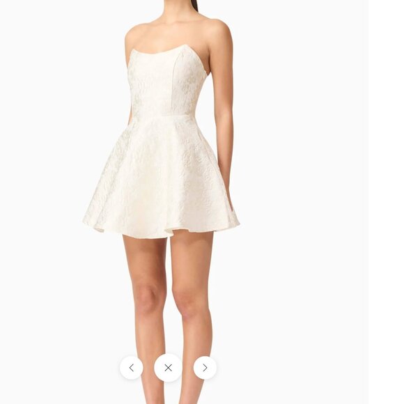 Elliatt Galadirel Strapless Mini Dress in White - Size M/US 6 - Picture 2 of 5